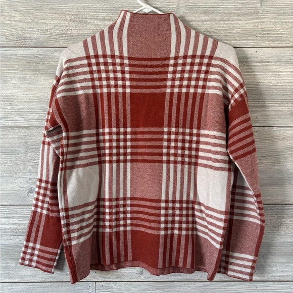 Max Studio Plaid Sweater - Picture 6 of 6